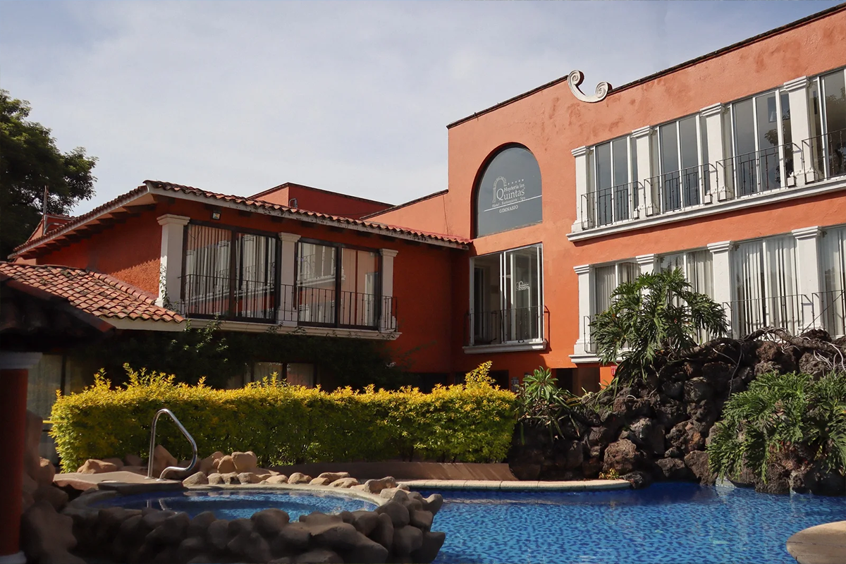 Hosteria-Las-Quintas1